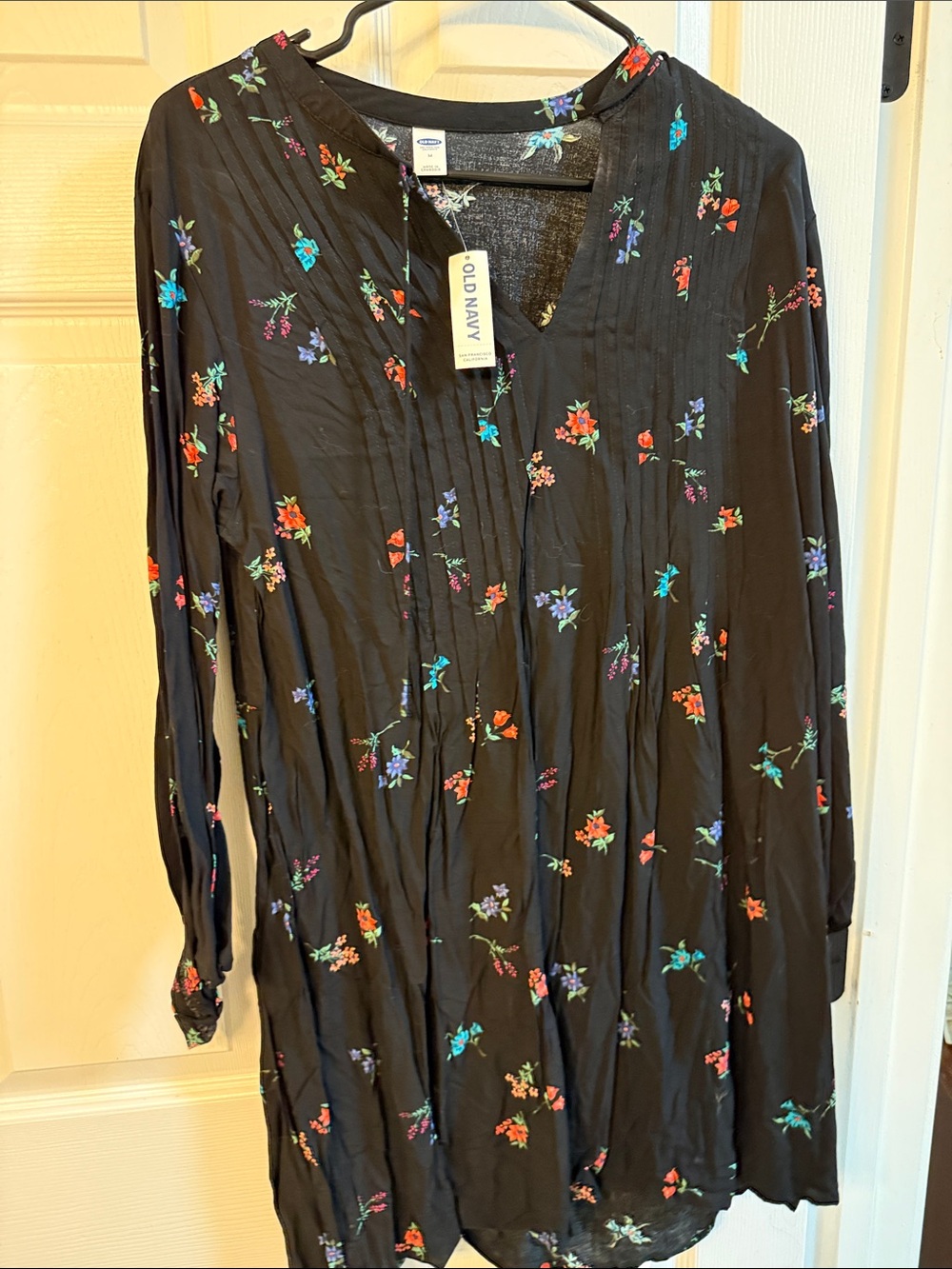 Old Navy Black Long-Sleeve Floral Tunic Dress